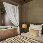 Thoe Naxos - Indoor Jacuzzi Naxos City